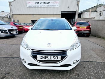 Peugeot - 208
