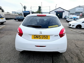 Used Peugeot 208 2015 for sale - 76193462: Photo 4