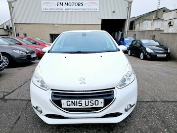 Peugeot - 208