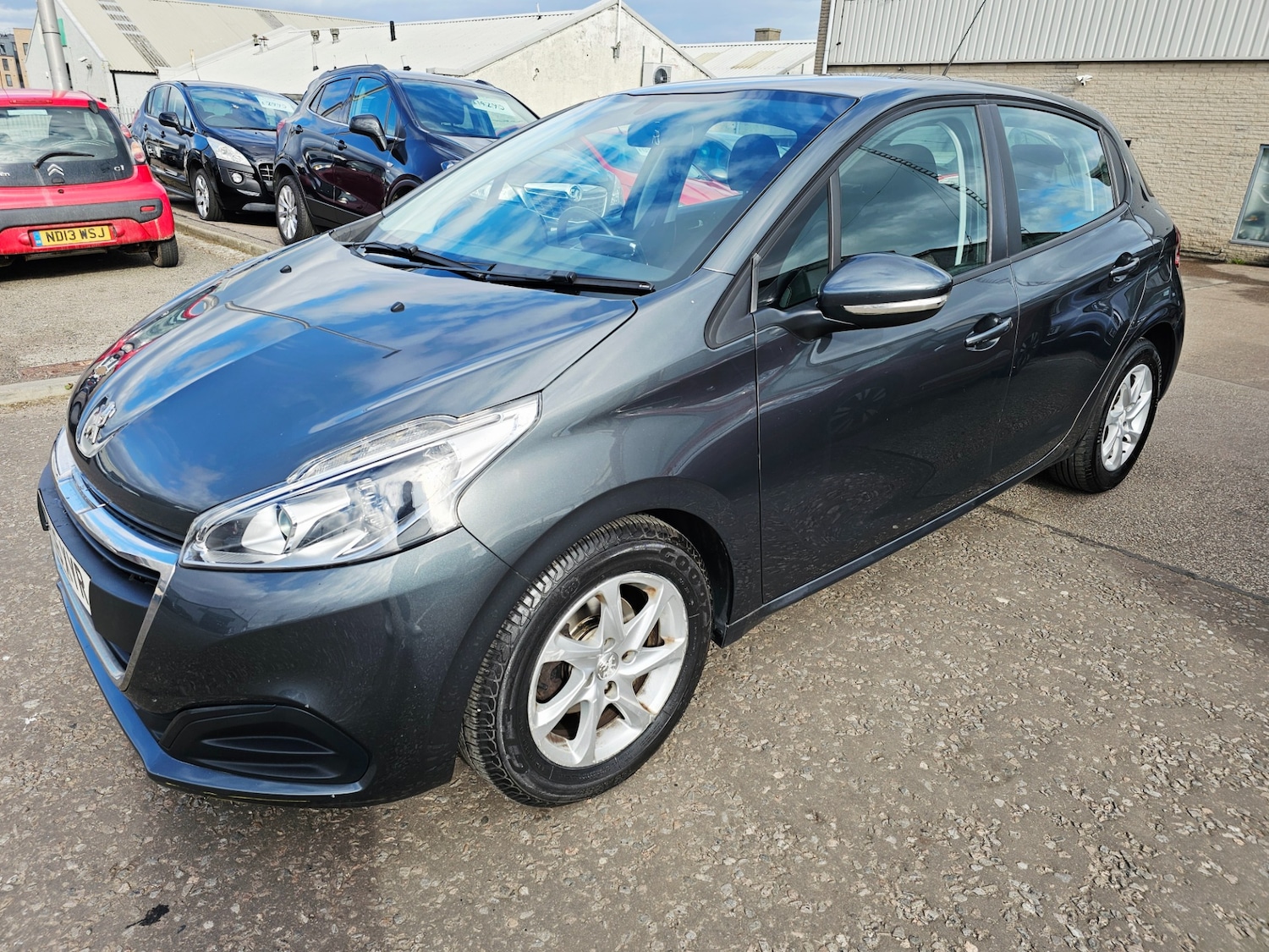 Used Peugeot 208 2016 for sale - 77902942: Photo 6
