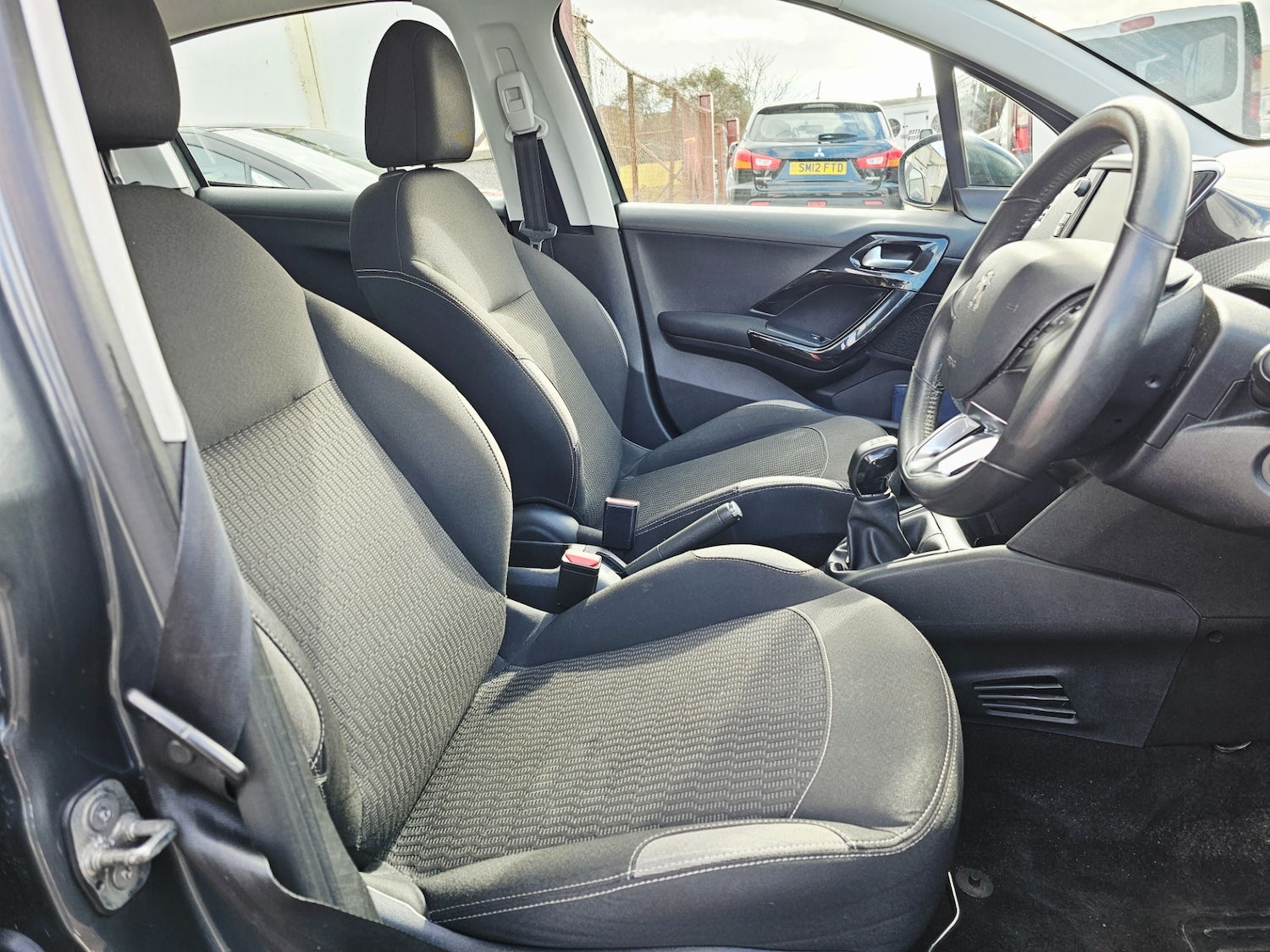 Used Peugeot 208 2016 for sale - 77902942: Photo 9