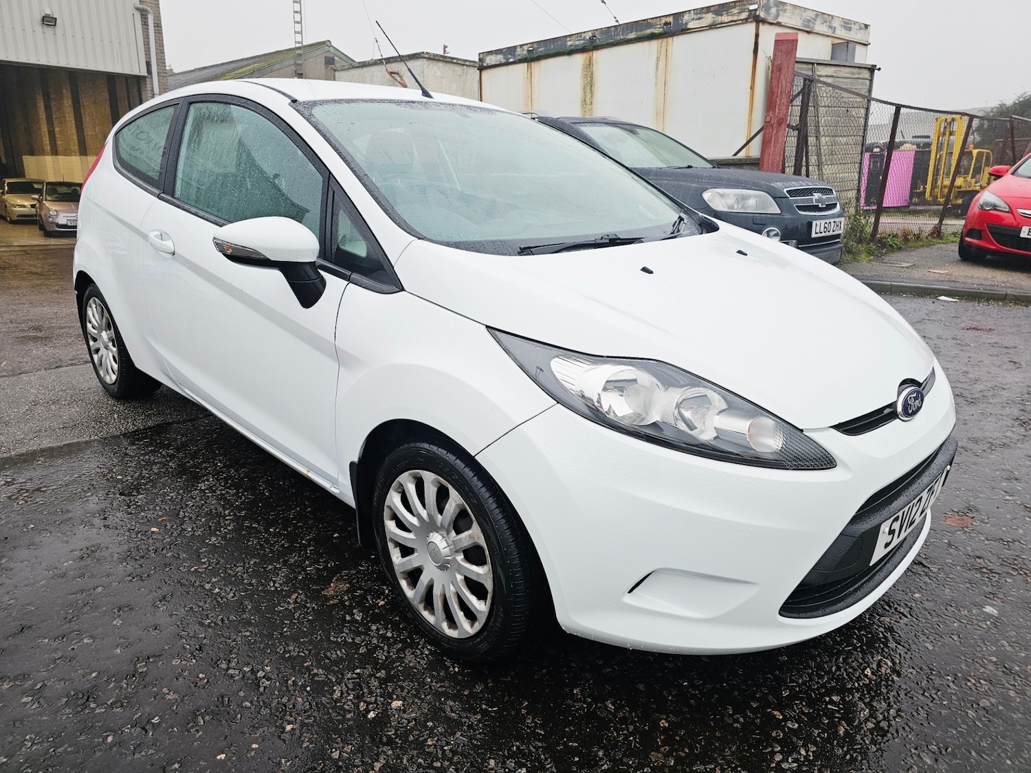 Used Ford Fiesta 2012 for sale - 76476837: Photo 2