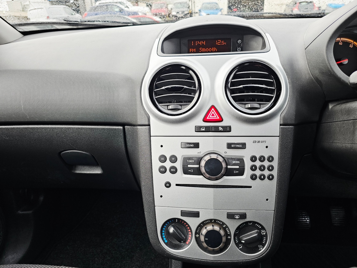 Used Vauxhall Corsa 2013 for sale - 76330064: Photo 11