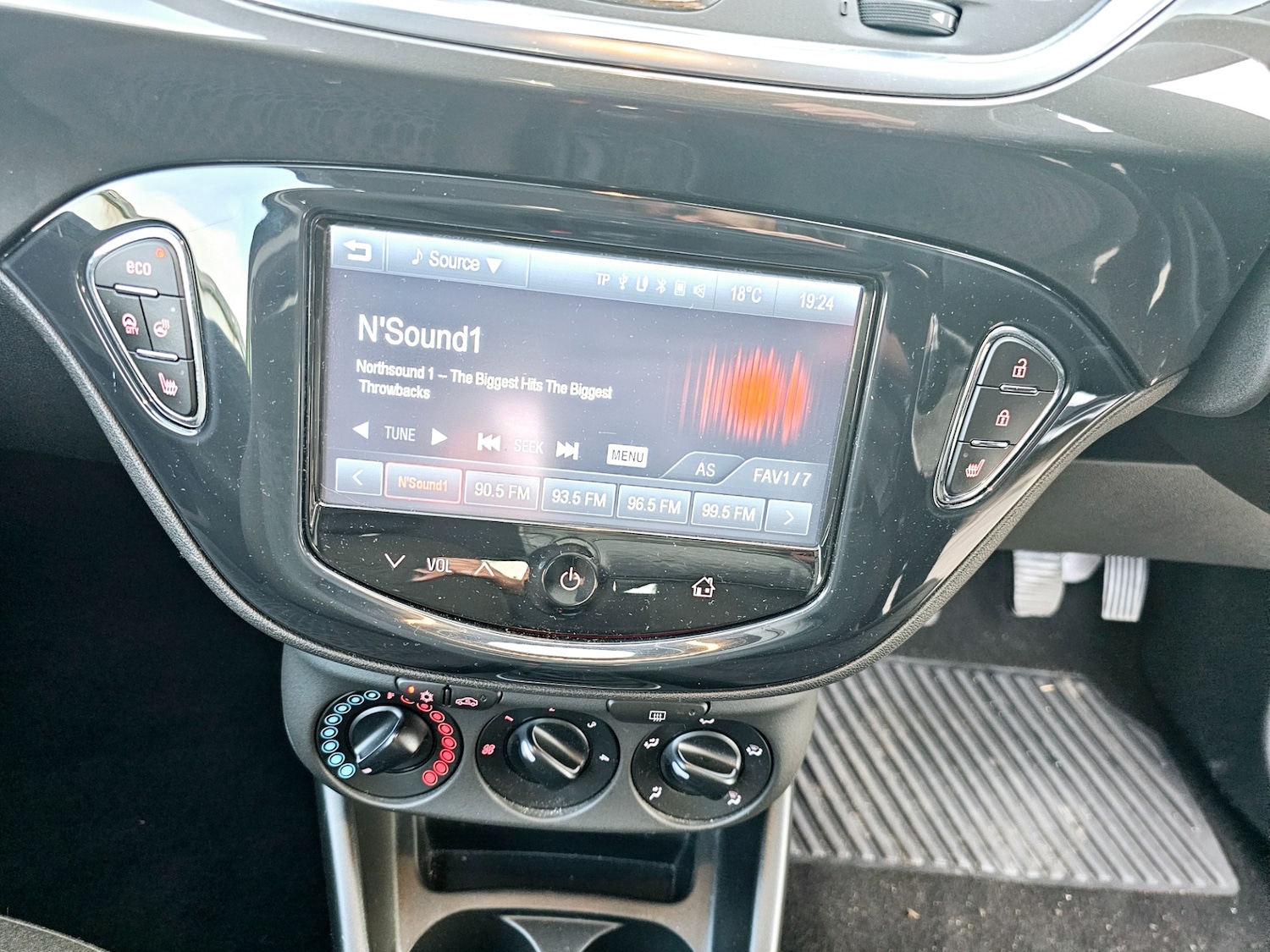 Used Vauxhall Corsa 2015 for sale - 76412335: Photo 10