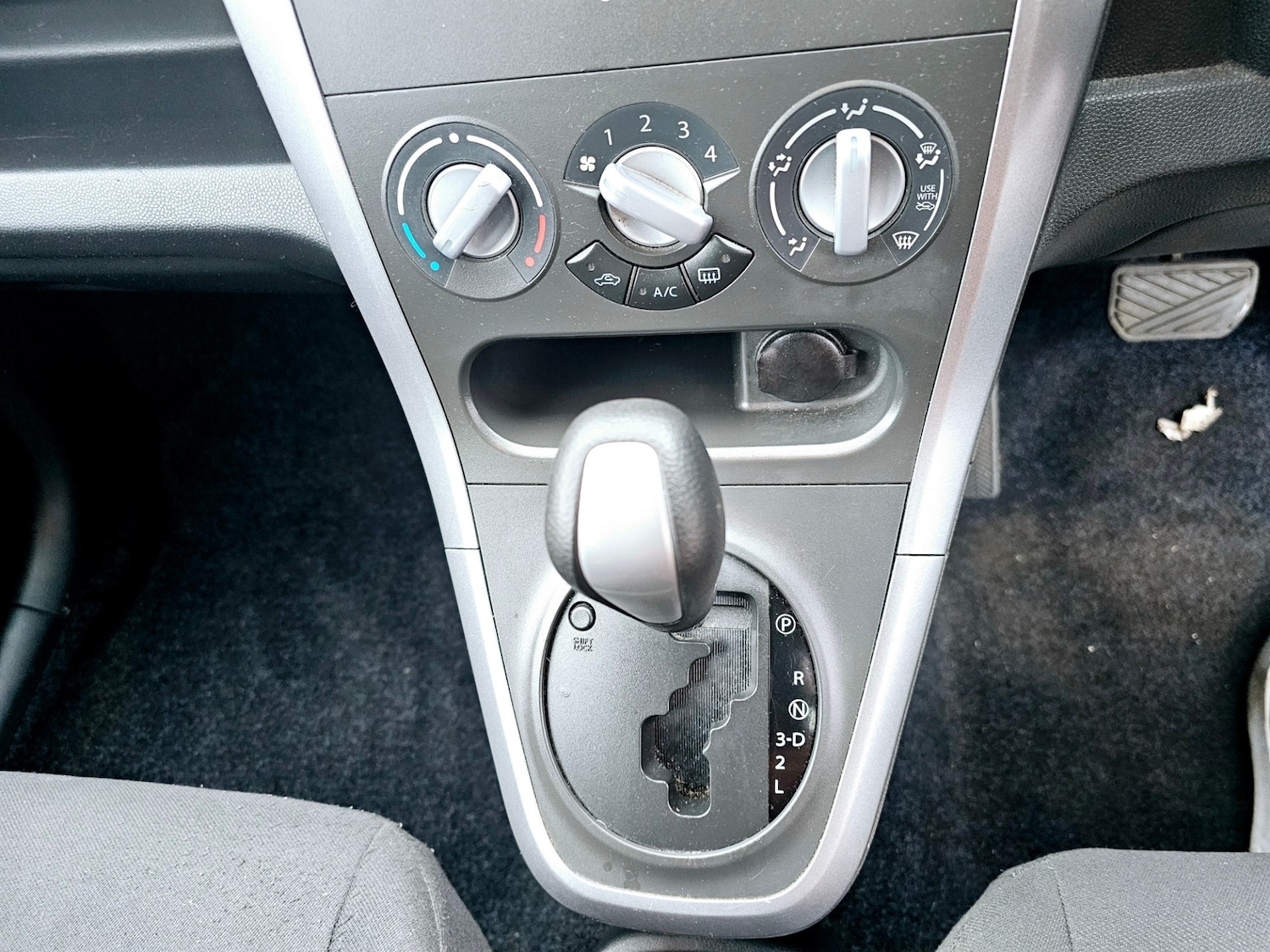 Used Suzuki Splash 2011 for sale - 76320763: Photo 10