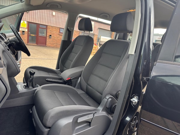 Used Volkswagen Touran 2010 for sale - 74768012: Photo 26