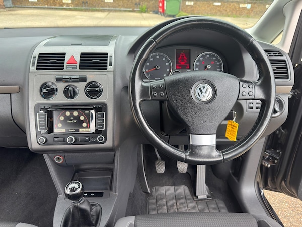 Used Volkswagen Touran 2010 for sale - 74768012: Photo 32
