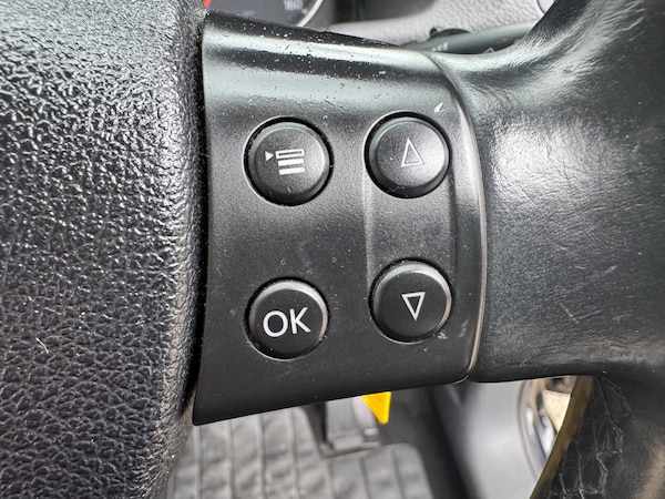 Used Volkswagen Touran 2010 for sale - 74768012: Photo 36