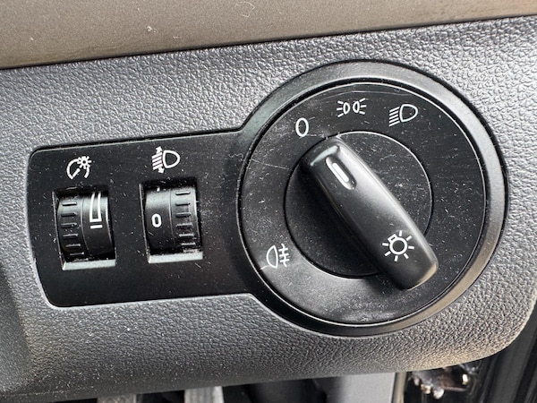 Used Volkswagen Touran 2010 for sale - 74768012: Photo 37