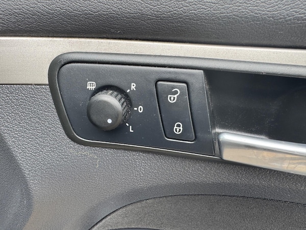 Used Volkswagen Touran 2010 for sale - 74768012: Photo 41