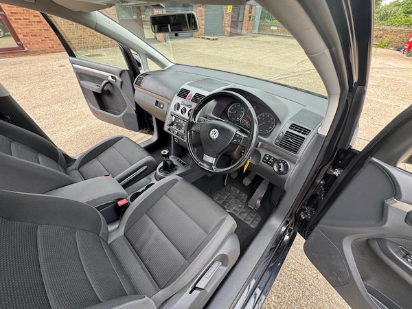 Used Volkswagen Touran 2010 for sale - 74768012: Photo 47