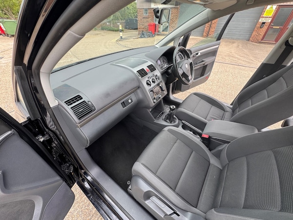 Used Volkswagen Touran 2010 for sale - 74768012: Photo 49
