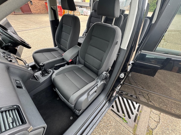 Used Volkswagen Touran 2010 for sale - 74768012: Photo 50