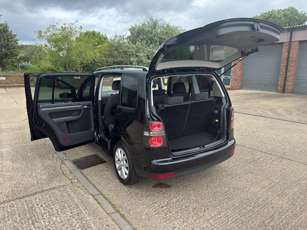 Used Volkswagen Touran 2010 for sale - 74768012: Photo 71