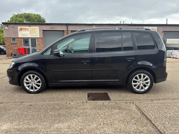 Used Volkswagen Touran 2010 for sale - 74768012: Photo 8