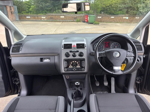 Used Volkswagen Touran 2010 for sale - 74768012: Photo 9