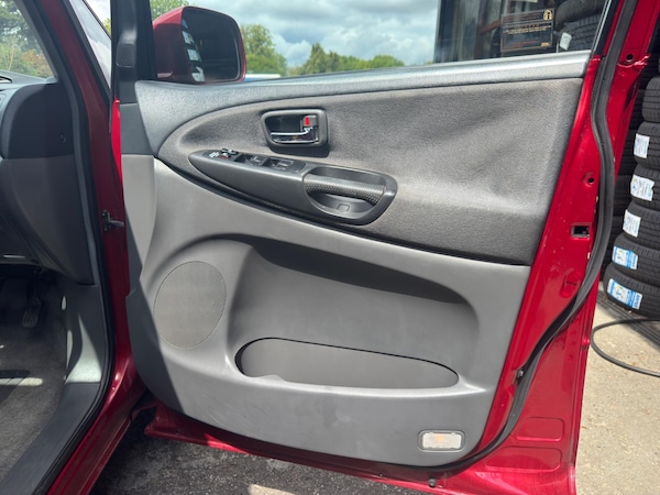 Used Toyota Previa 2004 for sale - 75351815: Photo 43