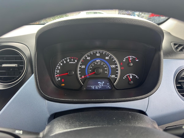Used Hyundai i10 2015 for sale - 75351969: Photo 31