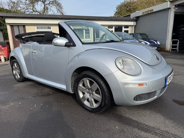 Used Volkswagen Beetle 2010 for sale - 74690798: Photo 1