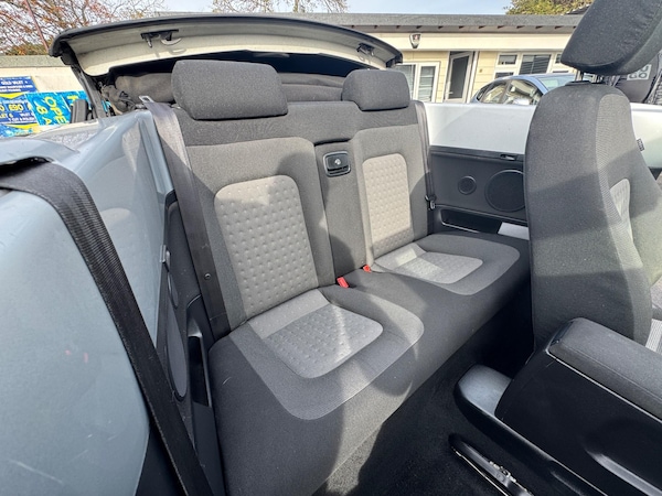 Used Volkswagen Beetle 2010 for sale - 74690798: Photo 27