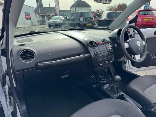 Used Volkswagen Beetle 2010 for sale - 74690798: Photo 31