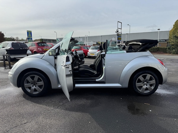 Used Volkswagen Beetle 2010 for sale - 74690798: Photo 41