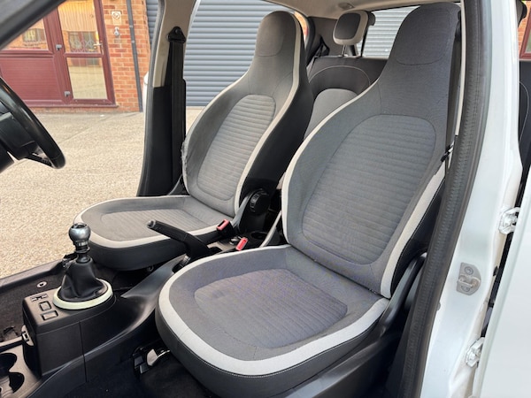 Used Renault Twingo 2015 for sale - 72568436: Photo 27