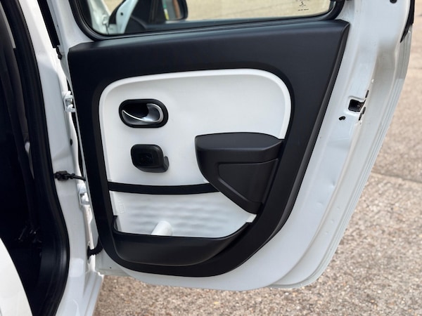 Used Renault Twingo 2015 for sale - 72568436: Photo 59
