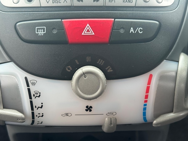 Used Toyota AYGO 2009 for sale - 74324390: Photo 13
