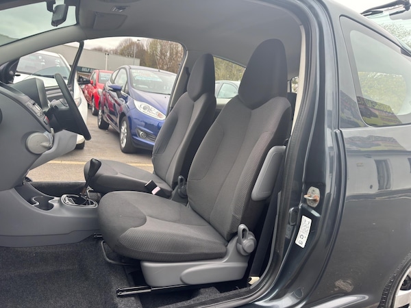 Used Toyota AYGO 2009 for sale - 74324390: Photo 25