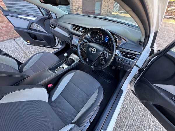 Used Toyota Avensis 2018 for sale - 75246862: Photo 45