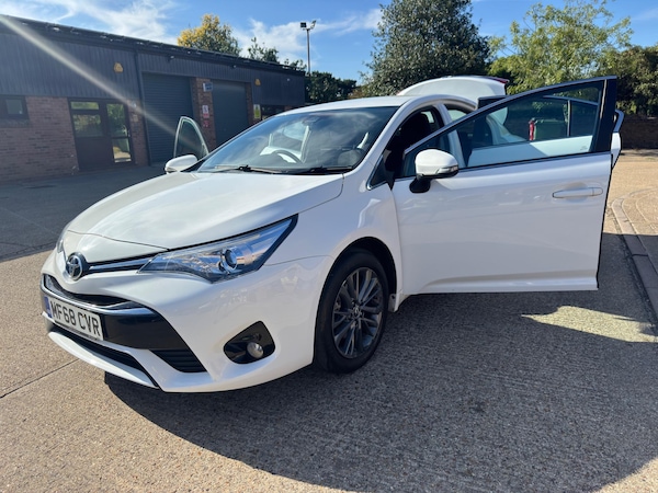 Used Toyota Avensis 2018 for sale - 75246862: Photo 63