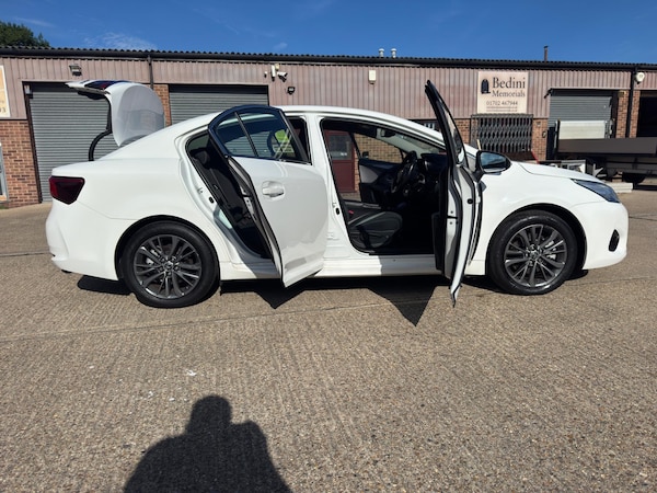 Used Toyota Avensis 2018 for sale - 75246862: Photo 64
