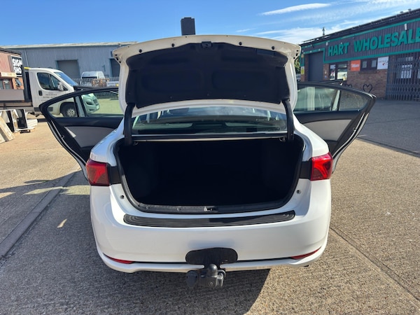 Used Toyota Avensis 2018 for sale - 75246862: Photo 67