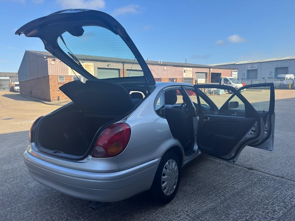 Used Toyota Corolla 2001 for sale - 75614155: Photo 57