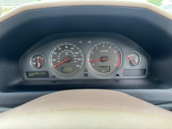 Used Volvo V70 2006 for sale - 74762874: Photo 31