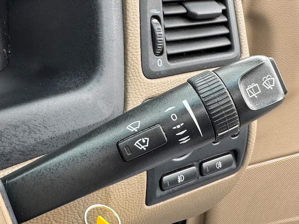 Used Volvo V70 2006 for sale - 74762874: Photo 37