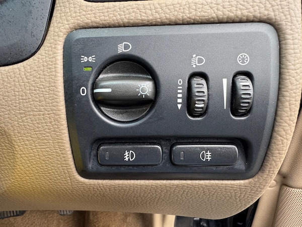 Used Volvo V70 2006 for sale - 74762874: Photo 40