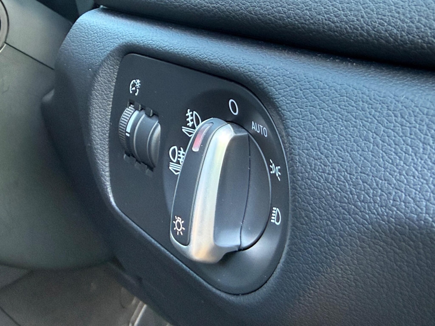 Used Audi Q3 2012 for sale - 77269402: Photo 23