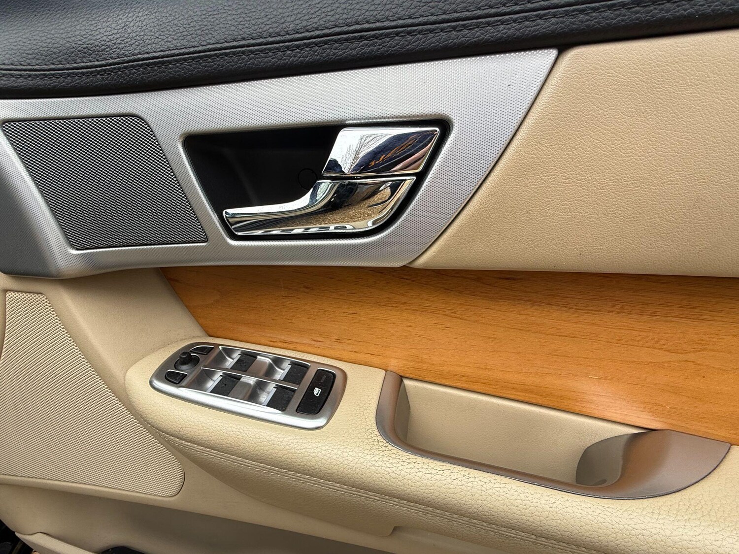 Used Jaguar XF 2012 for sale - 77679780: Photo 33