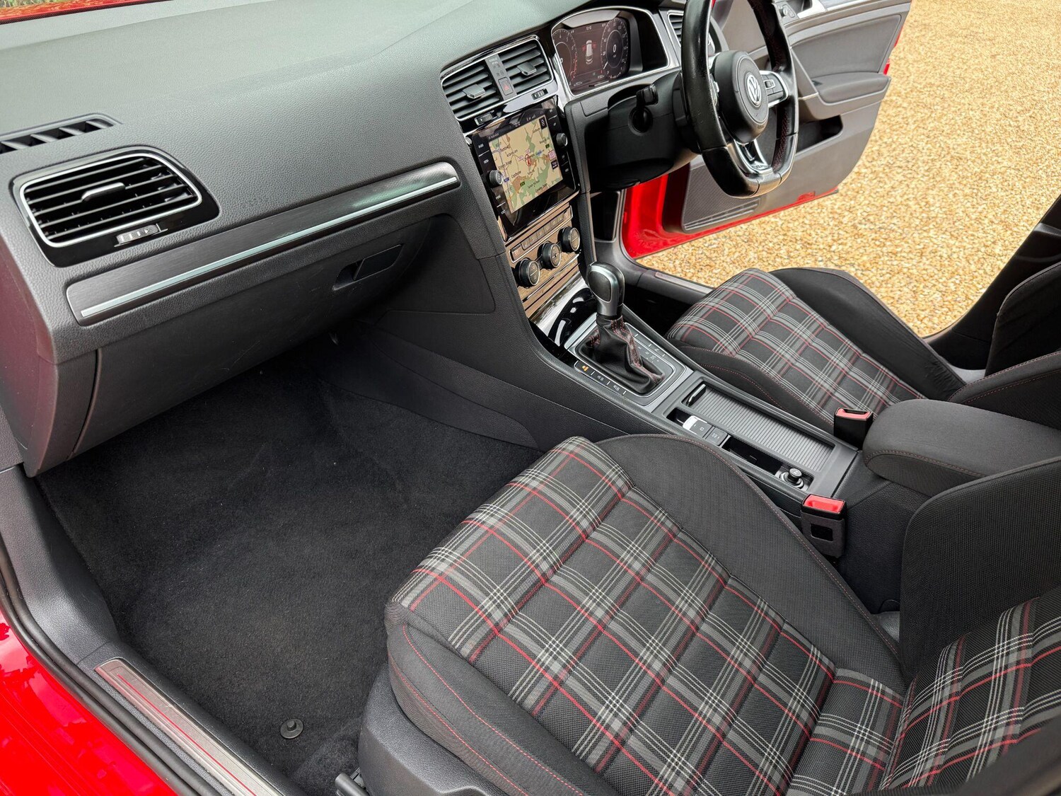 Used Volkswagen Golf 2020 for sale - 77546137: Photo 67