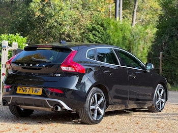 Used Volvo V40 2017 for sale - 77128625: Photo