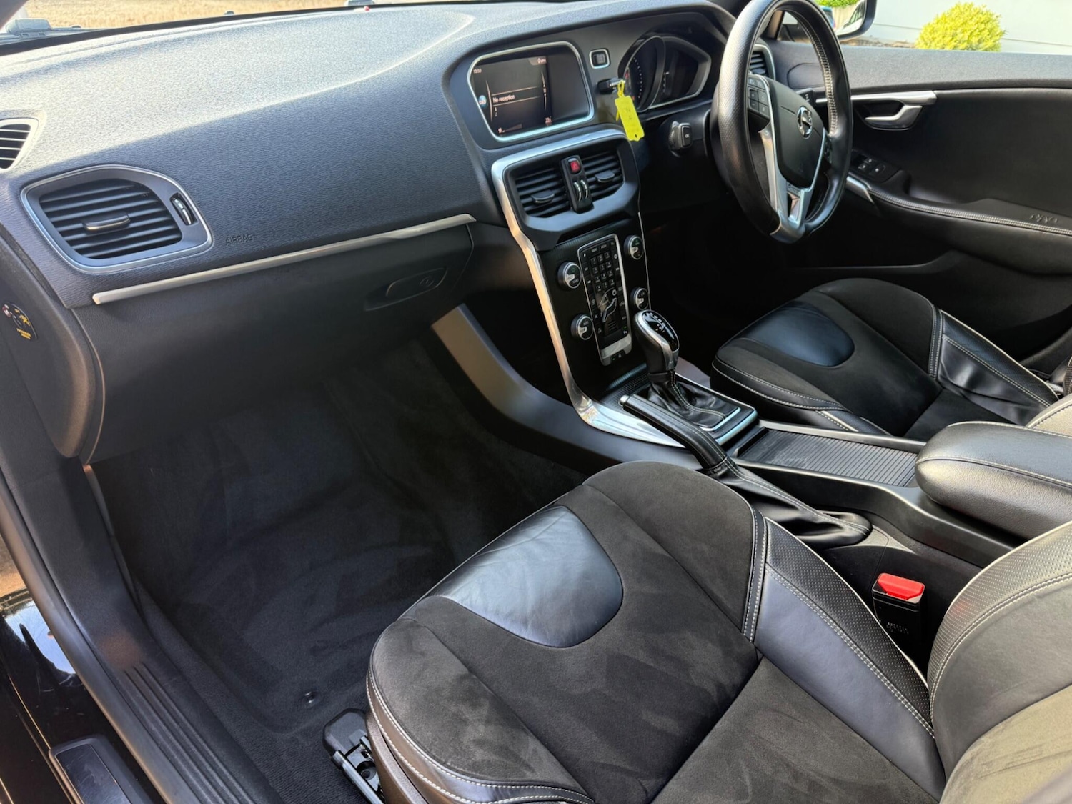 Used Volvo V40 2017 for sale - 77128625: Photo 7