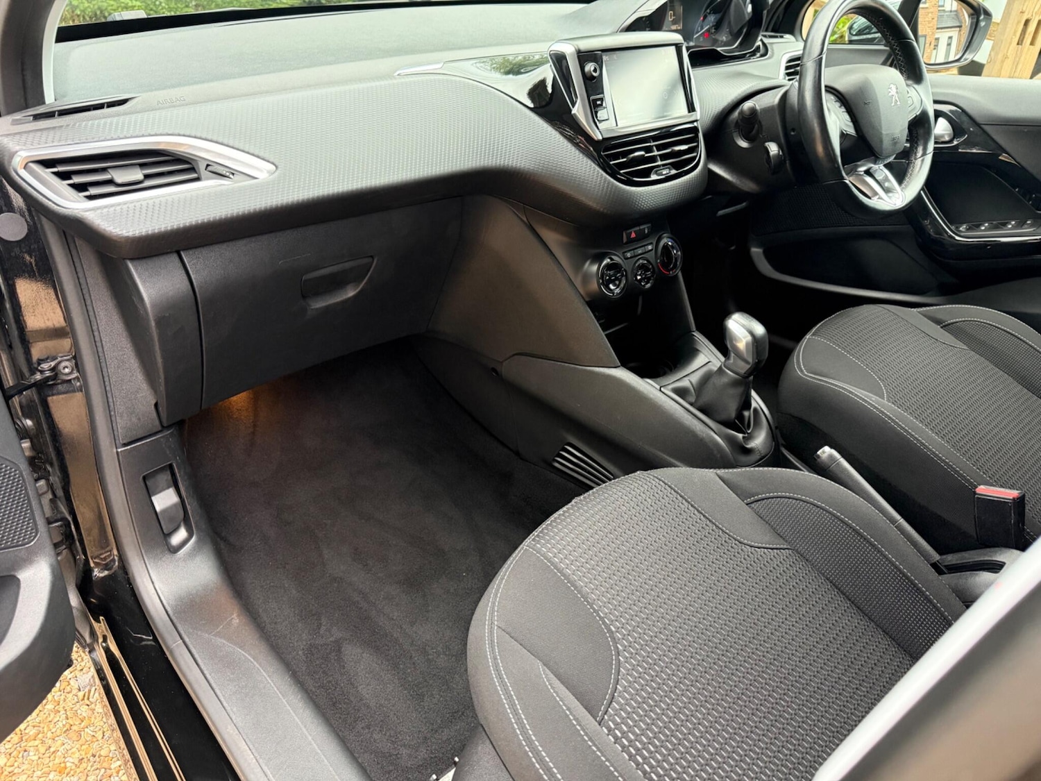 Used Peugeot 208 2017 for sale - 77128668: Photo 13