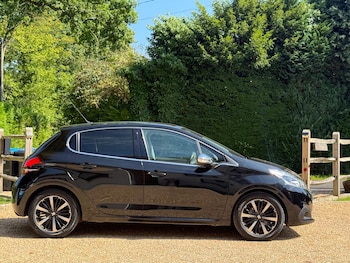 Used Peugeot 208 2017 for sale - 77128668: Photo