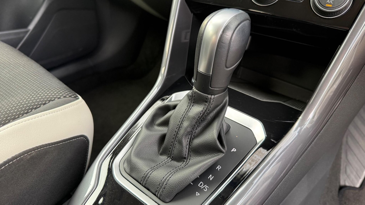 Used Volkswagen T-Roc 2021 for sale - 77981415: Photo 15