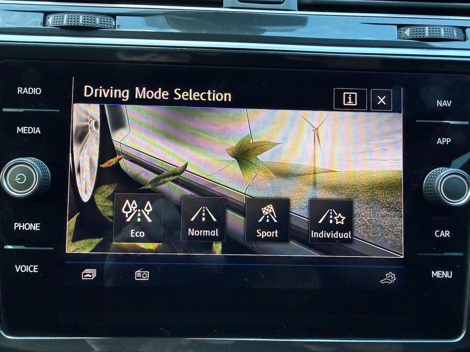 Used Volkswagen Tiguan 2019 for sale - 77128641: Photo 24