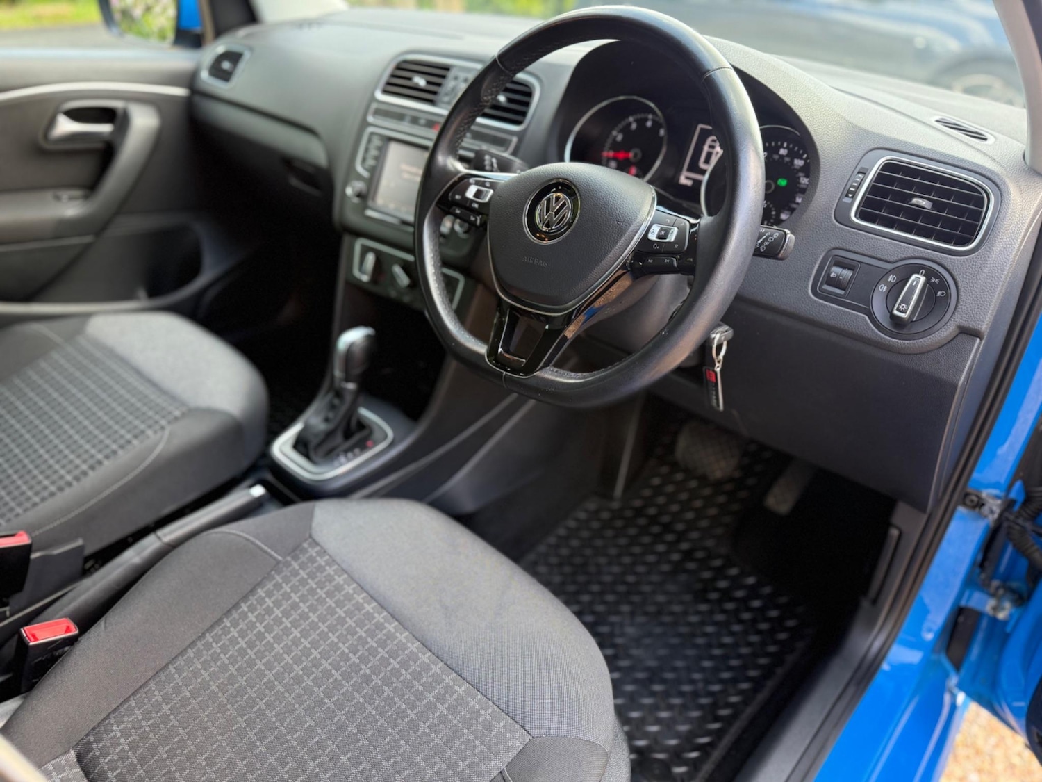 Used Volkswagen Polo 2016 for sale - 77128689: Photo 37