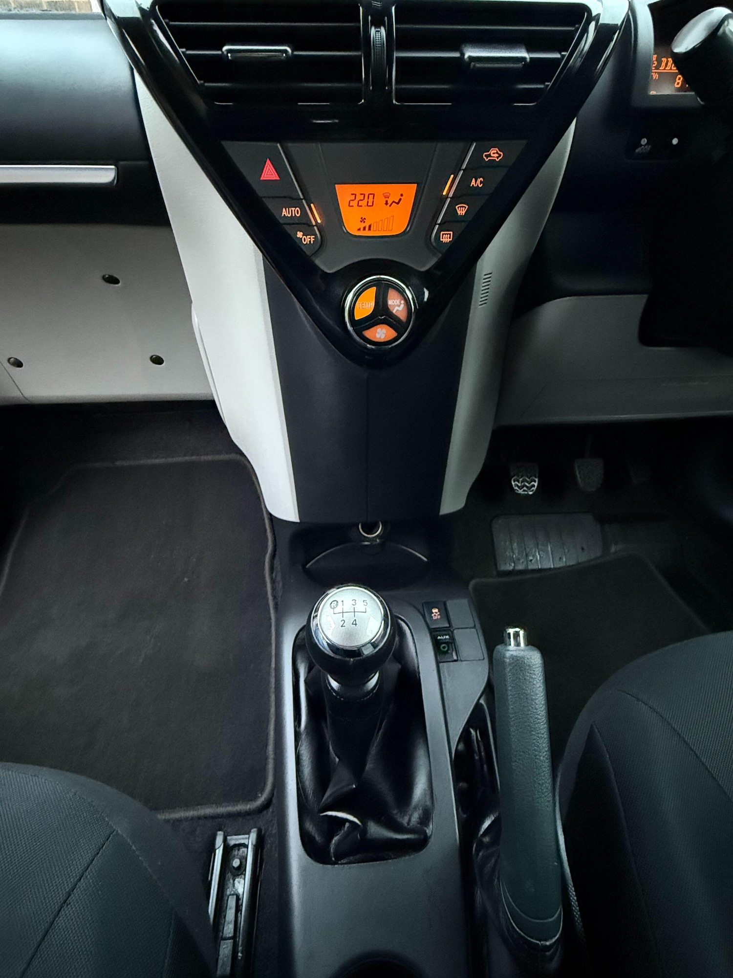 Used Toyota IQ 2014 for sale - 77526283: Photo 17