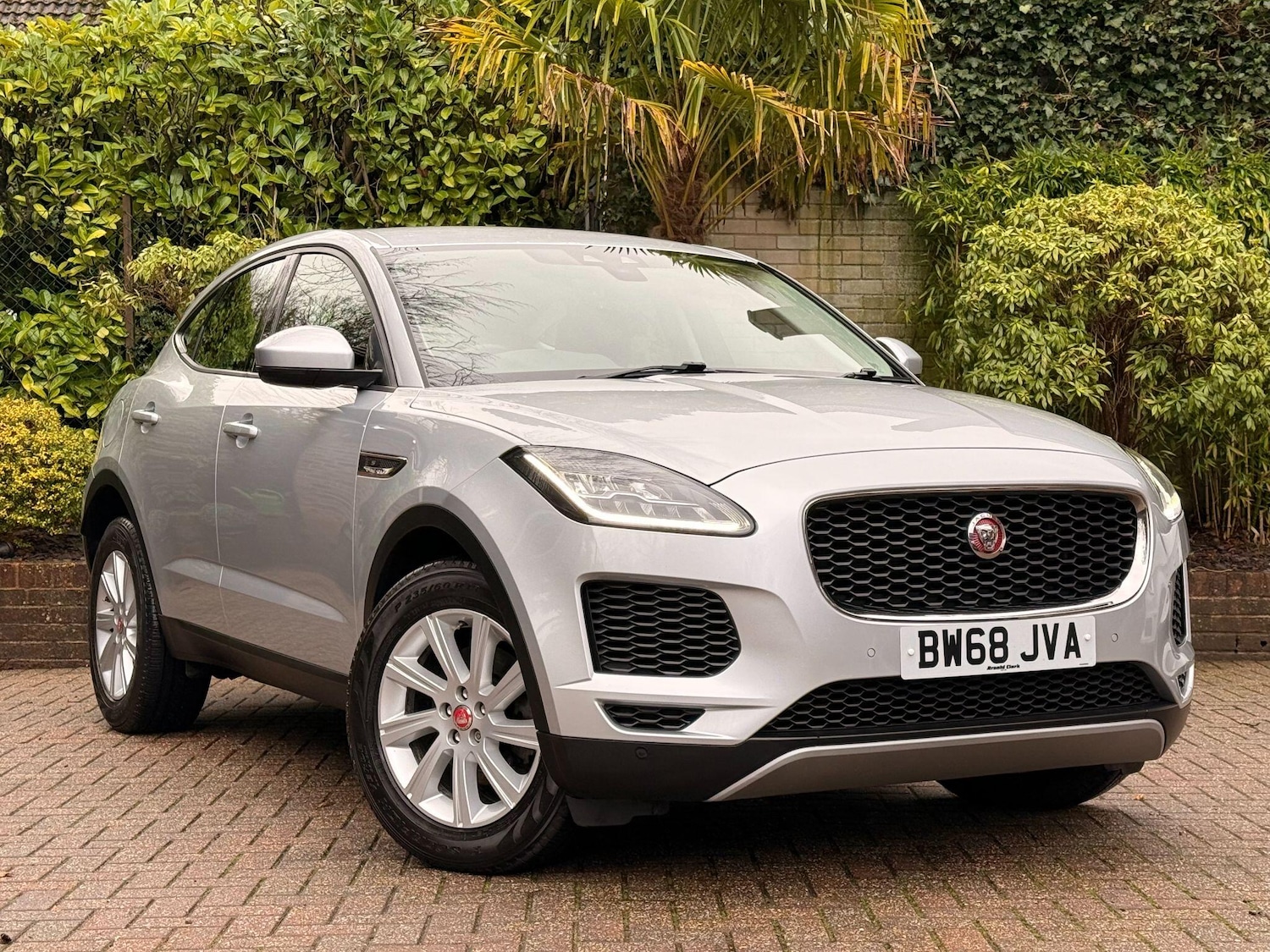 Used Jaguar E-Pace 2019 for sale - 77546136: Photo 1